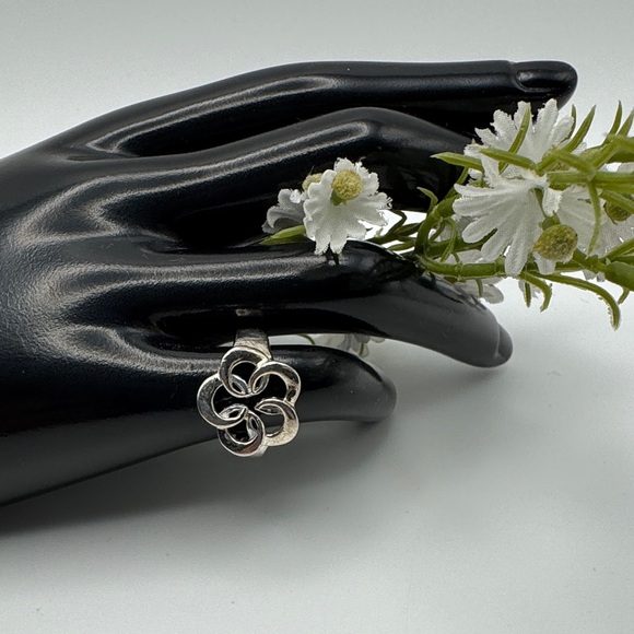 Sterling Silver Flower Ring - Picture 2 of 10